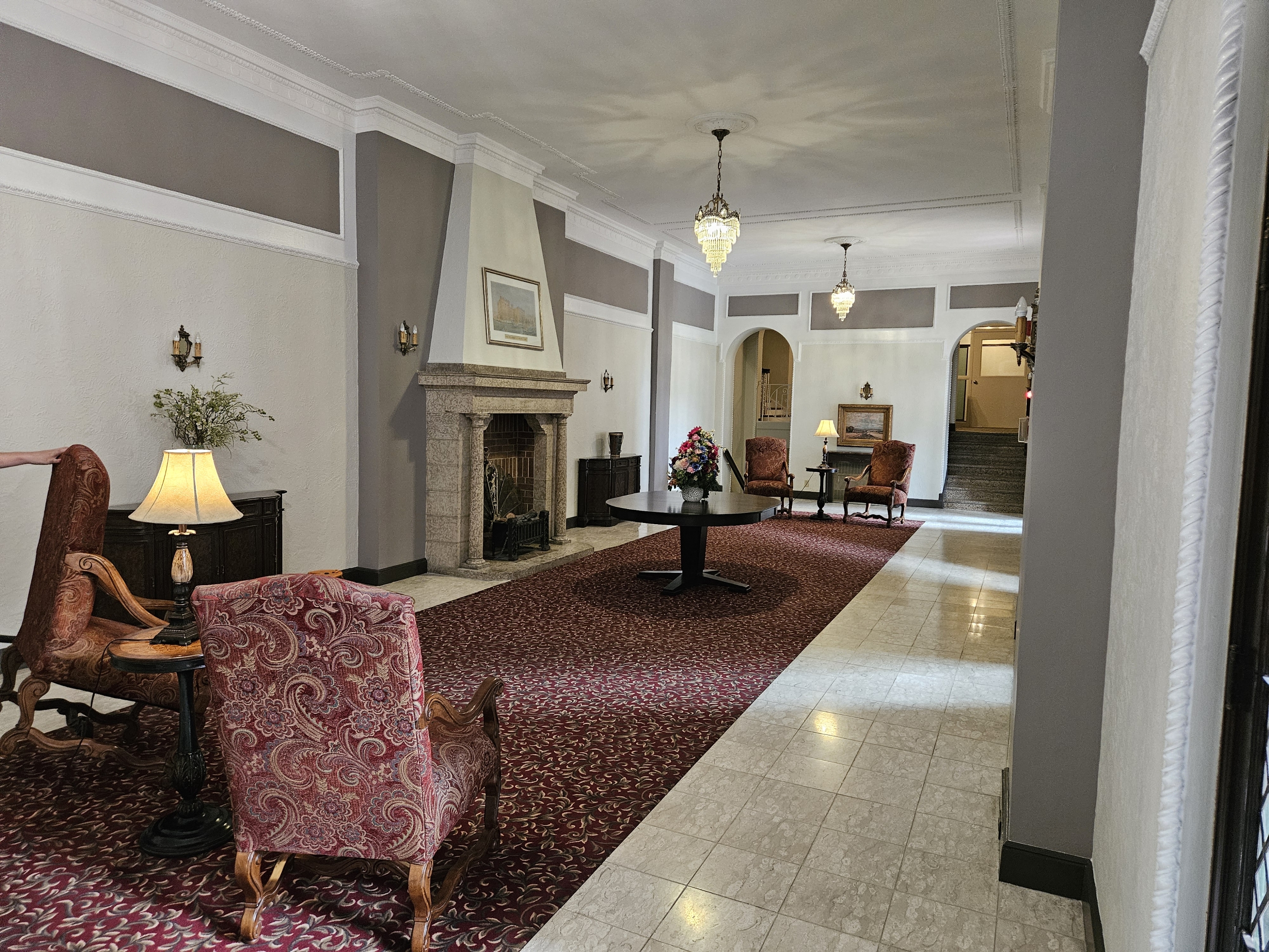 2305 Victoria Avenue - 610