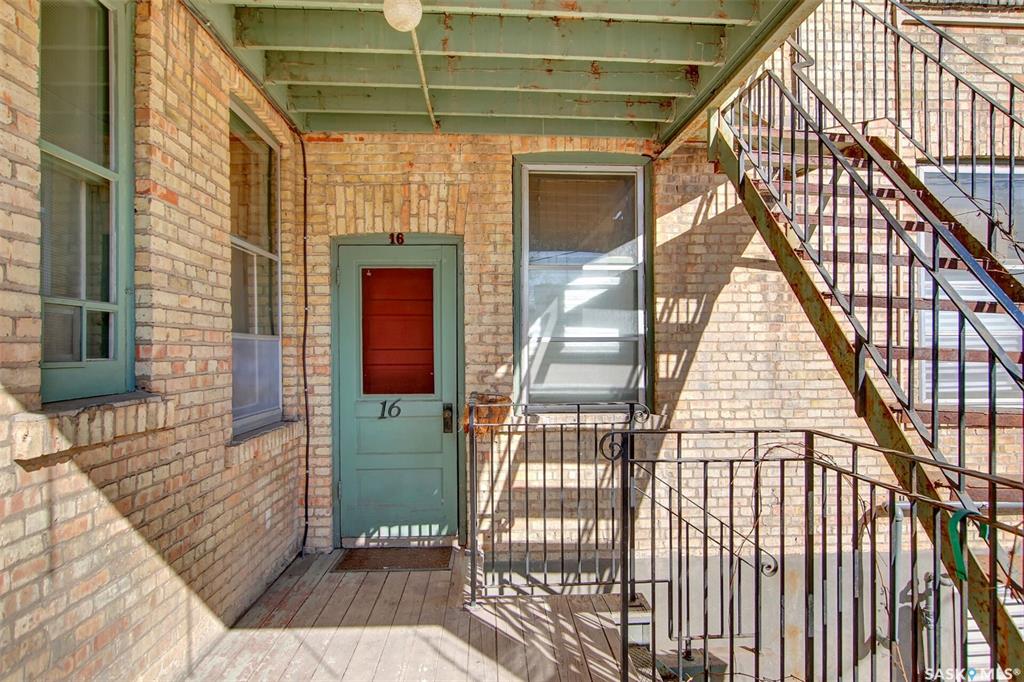 2201 14 Avenue - 16